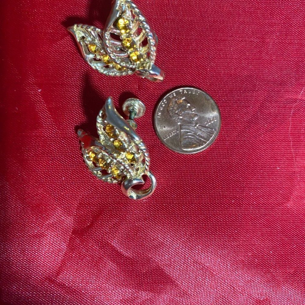 Screw Clip-On Earrings - Leaves with Orange Stones - Picture 3 of 7